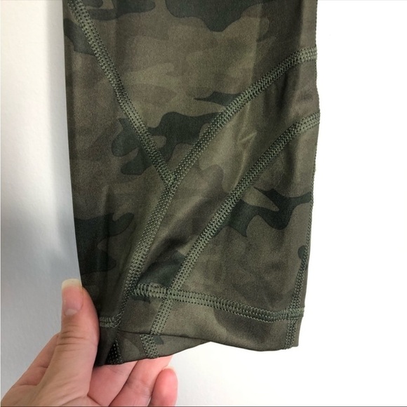 Lululemon Run Inspire Crop II Savasana Camo Green Size 6 - Picture 4 of 6
